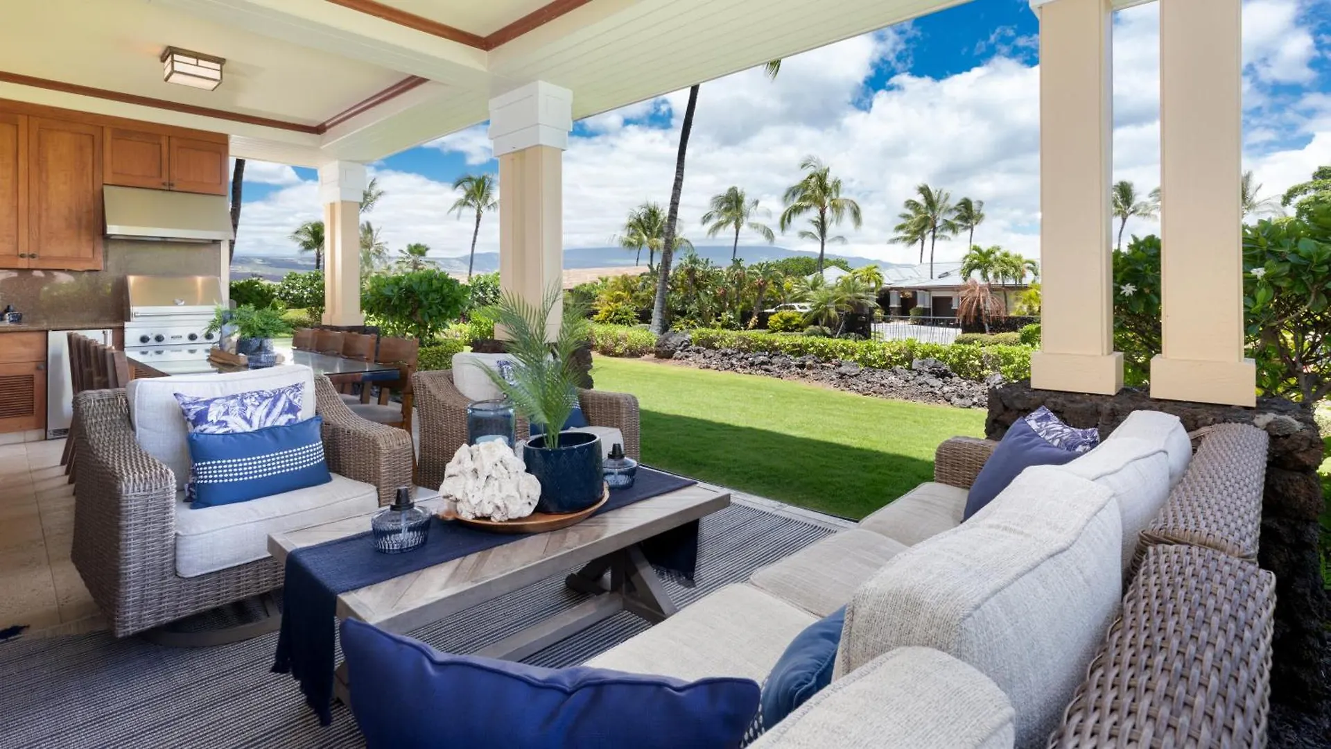 Blue Sunset Steps Away From A-Bay Beach Waikoloa États-Unis
